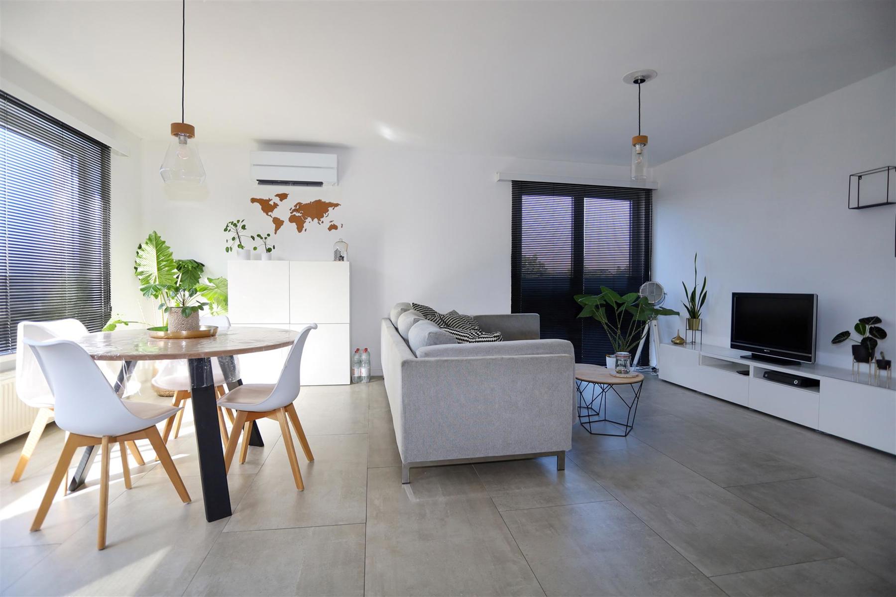 Modern en lichtrijk appartement met garage - foto 1