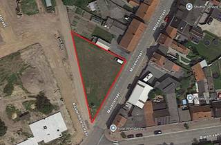 Bouwgrond met een totale grondoppervlakte van ca. 845m² te koop in het centrum van Wielsbeke. Deze bouwgrond voor alleenstaande bebouwing ligt op wandelafstand van winkels, scholen en invalswegen. Interesse in deze bouwgrond? Contacteer ons voor meer info via 056 605 605 of rob.vandaele@dewaele.com.