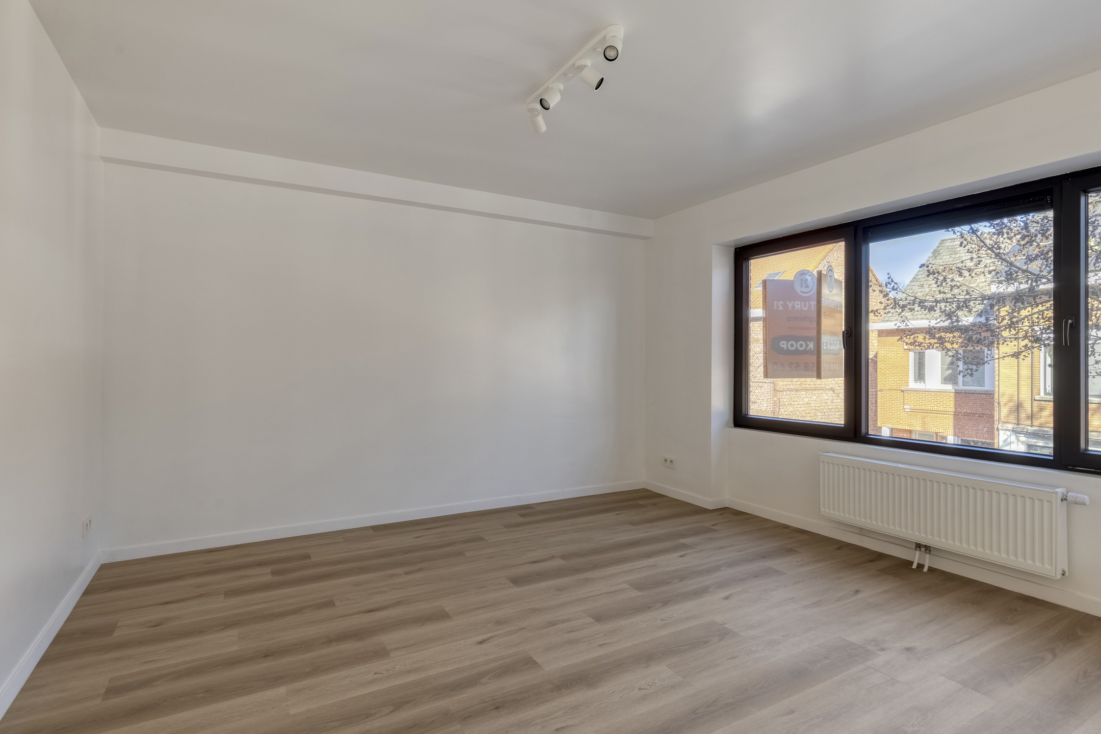 Zeer ruim appartement met 3 slaapkamers, 2 badkamers en tuin - foto 5