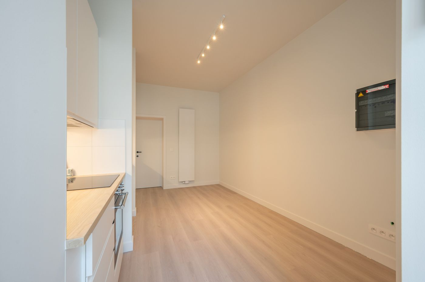 Volledig gerenoveerde en instapklare studio (EPC B) gelegen op het gelijkvloers centrum Wenduine. - foto 4