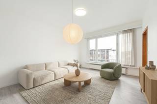 <p>Dit gerenoveerde appartement combineert comfortabel wonen met een centrale ligging tussen Antwerpen en Brussel. Dankzij de vlotte bereikbaarheid en de ligging in het centrum bevinden winkels, openbaar vervoer en dagelijkse voorzieningen zich vlakbij. De woning werd vernieuwd en is instapklaar, waardoor je meteen kan genieten van een aangename woonomgeving. Met drie ruime slaapkamers biedt dit appartement bovendien heel wat mogelijkheden voor gezinnen, koppels of wie extra ruimte zoekt voor een bureau of hobbykamer. Een interessante opportuniteit voor wie een appartement in Boom wil kopen.</p>

<p>Belangrijkste ruimtes:<br />• Lichtrijke woonkamer met aangename leefruimte<br />• Functionele keuken met praktische indeling<br />• 3 ruime slaapkamers met verschillende inrichtingsmogelijkheden<br />• Badkamer met basiscomfort</p>

<p>Troeven:<br />• 3 ruime slaapkamers<br />• Centrale ligging tussen Antwerpen en Brussel<br />• Gerenoveerd en instapklaar</p>

<p>Neem vandaag nog contact op met je ERA-makelaar voor een bezoek. JOUW DROOMAPPARTEMENT. ZO GEVONDEN!</p>