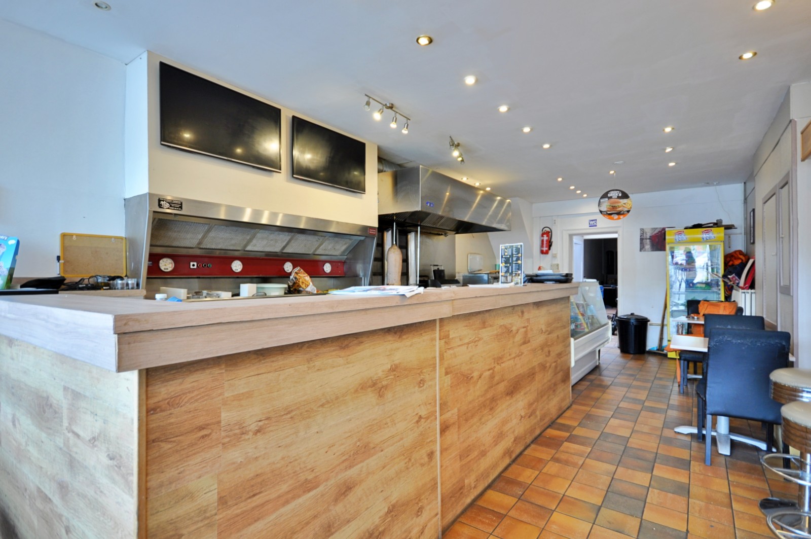 Uitstekend gelegen woon- en handelspand op de Grote Markt te Ronse - foto 2