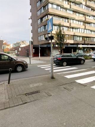 Car parking space no. 26 located in residence "BOUDELO" center Sint-Niklaas, close to Parkstraat, Onze-Lieve-Vrouwplein and Grote Markt.Entrance...