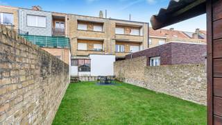 In een mooie en brede straat te Heist-aan-Zee verkopen wij dit leuk appartement, voorzien van 2 slaapkamers en een zonnige tuin aan de...