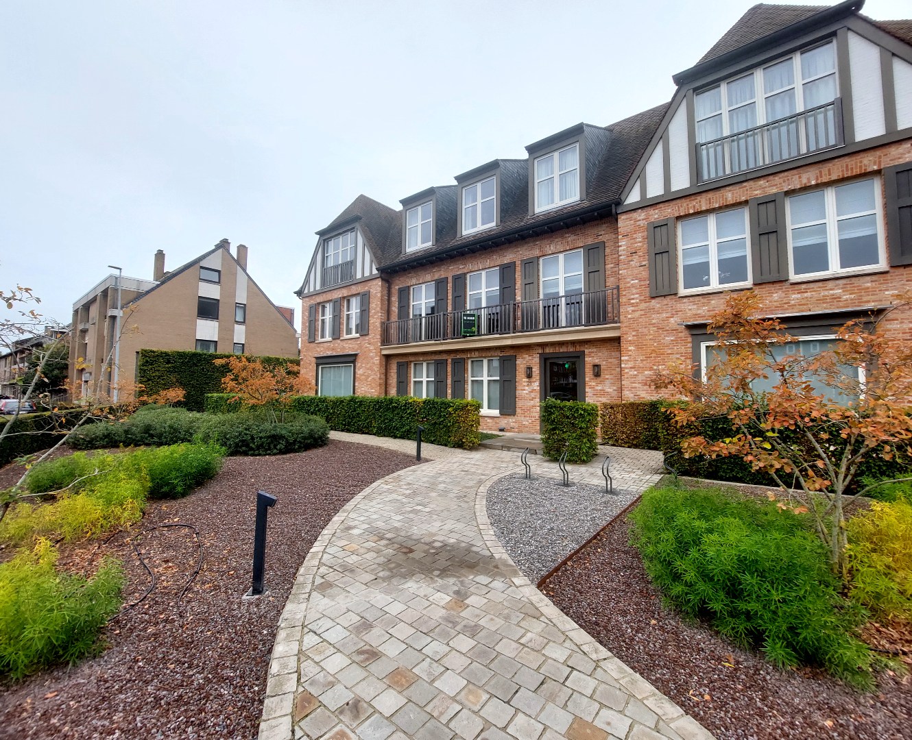 Ruim en uniek appartement te huur in het rustige hart van Zulte - foto 2