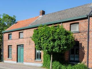 Karaktervolle ruime te moderniseren woning met grote tuin in centum Kessel. Ideaal voor wie op zoek is naar charme, ruimte en...