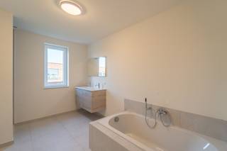 Kalverstraat, Roeselare | Lot 11Op zoek naar een instapklare, stijlvolle woning in een gezellige, kindvriendelijke buurt? Deze prachtige nieuwbouw in...