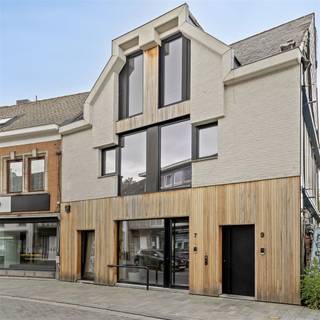 HANDELS -OF PRAKTIJKRUIMTE VOOR DIVERSE DOELEINDEN (193M²) GELEGEN IN HET CENTRUM VAN PUURS.Gelegen in hartje Puurs vlakbij station, winkels,...