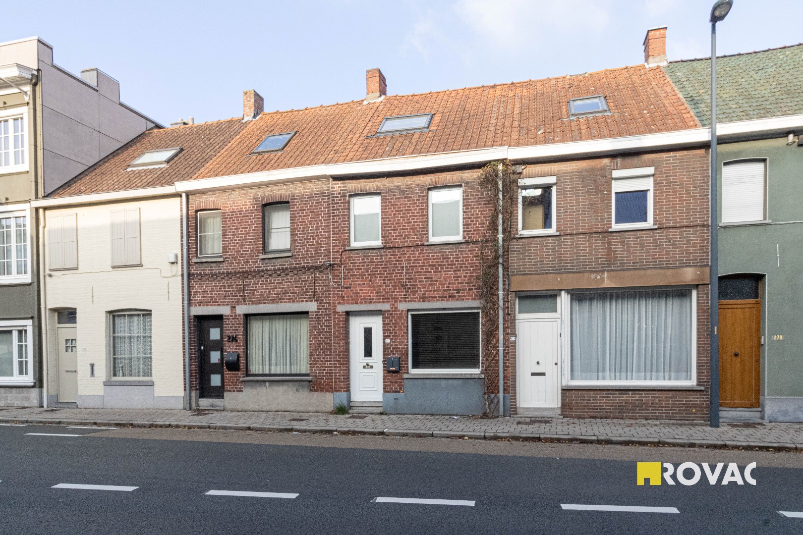 Verzorgde rijwoning met grote tuin! - foto 2