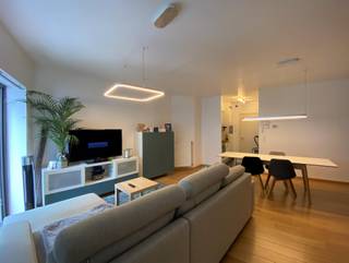 This charming apartment of approximately 70 m² is located on the third floor of a modern apartment complex on Lange Nieuwstraat. It enjoys...