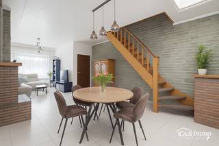 Stap binnen in deze gezellige woning met drie slaapkamers en tuin. Via de gezellige inkomhal komt u binnen in de leefruimte. U kan genieten van...