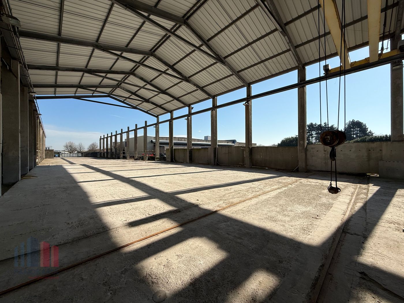 Ruime opslagruimte met kantoor en buitenterrein te huur in Aalter - foto 4