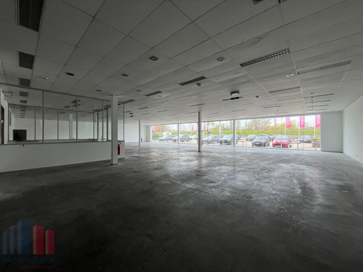 Uitstekend gelegen showroom van 726 m² nabij de E17 - photo 5