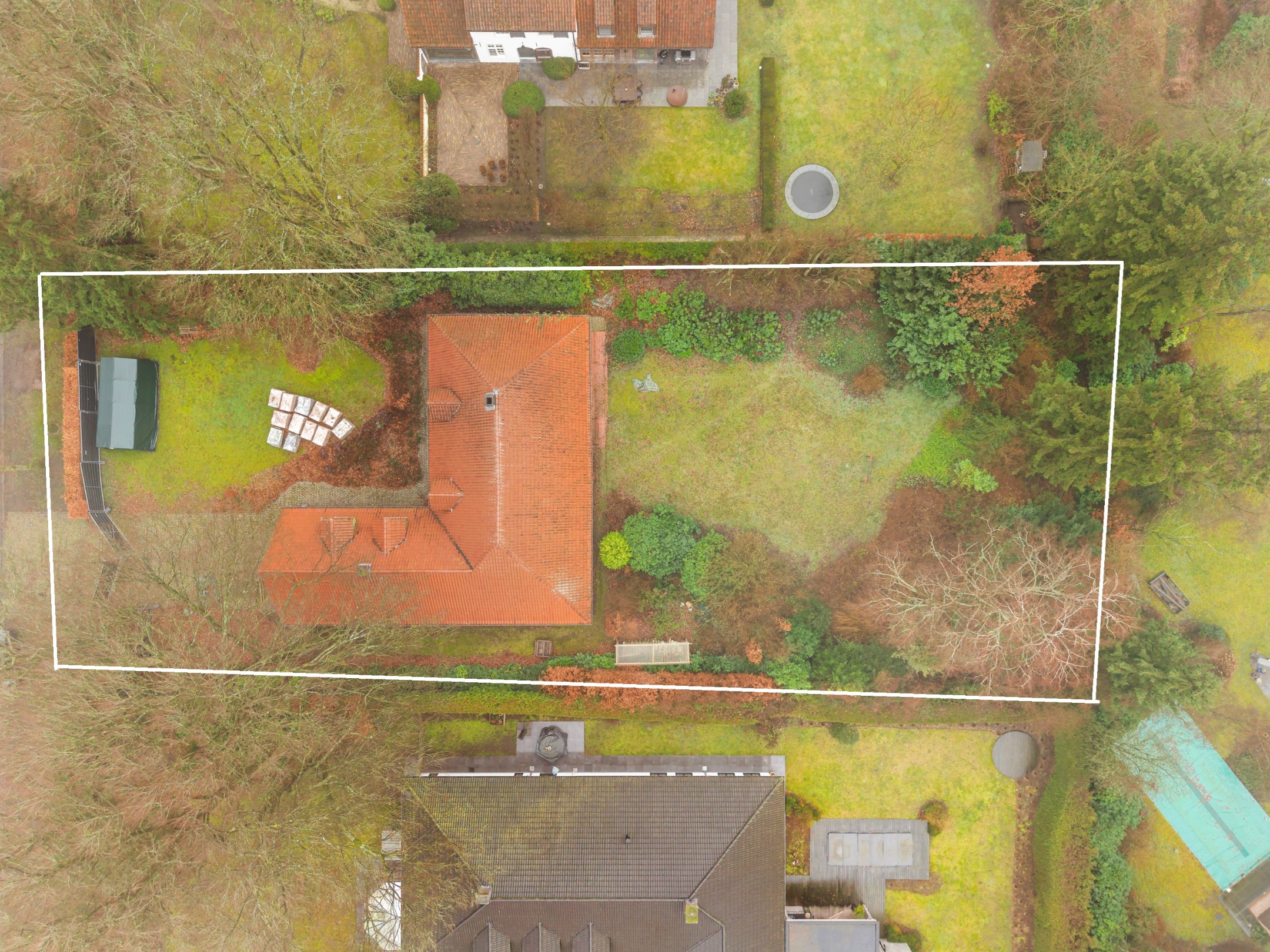 Exclusieve villagrond van 2.100 m² met af te breken villa - foto 3