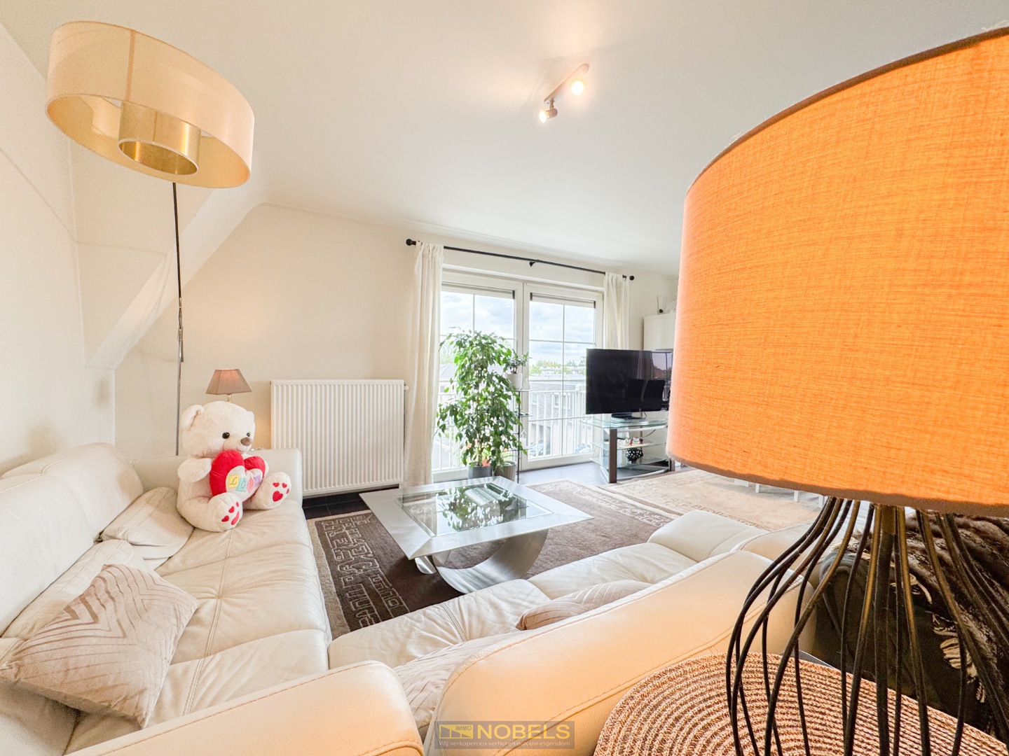 Te koop, energiezuinig 2-slaapkamer appartement met en 2 balkons te Waregem! - photo 4