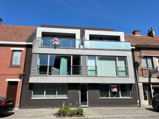 Op wandelafstand van de Markt en in de nabije omgeving van winkels, vinden we dit duplexappartement met een oppervlakte van 113m². Het appartement...