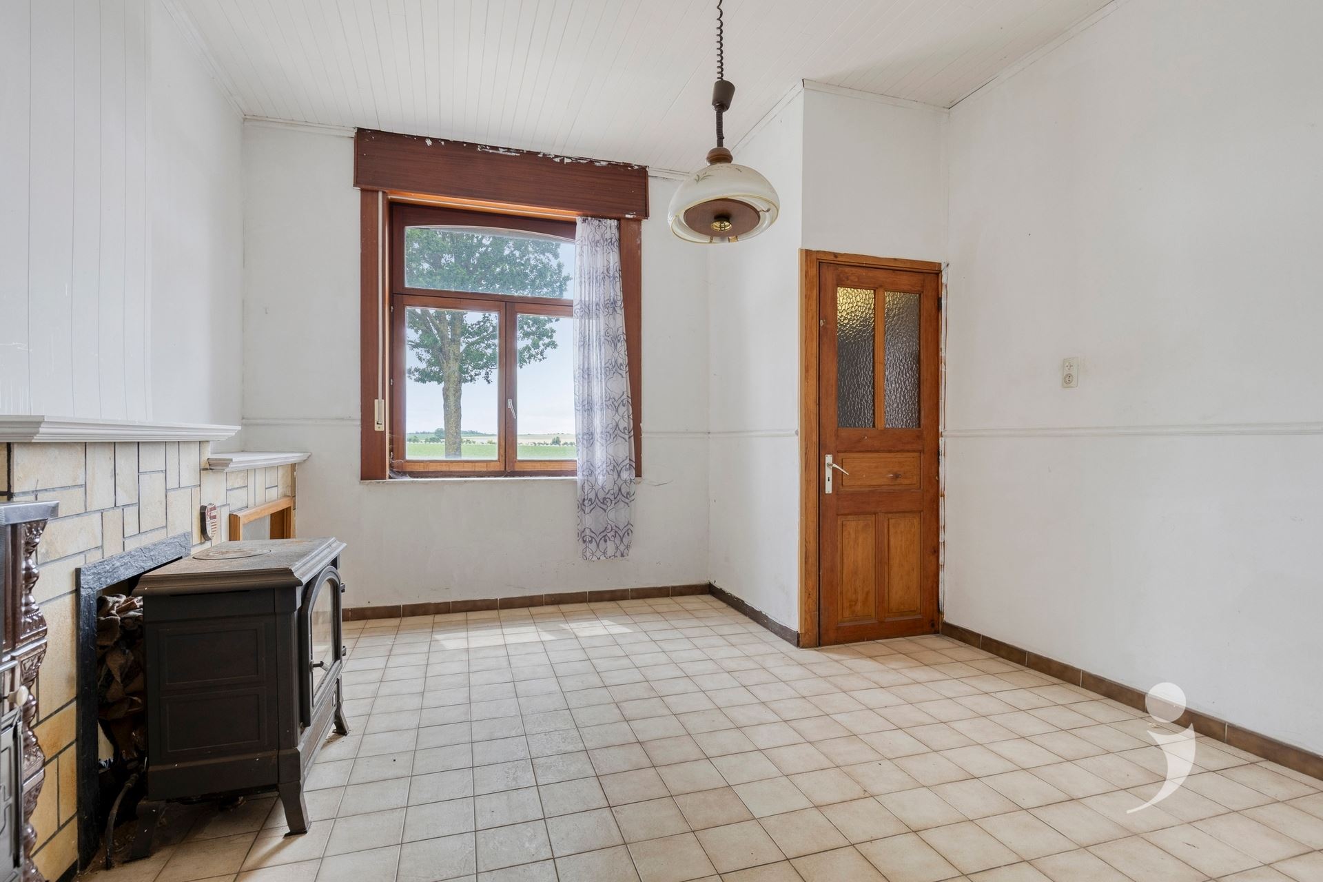 Ruime te renoveren woning met vergezicht - foto 4