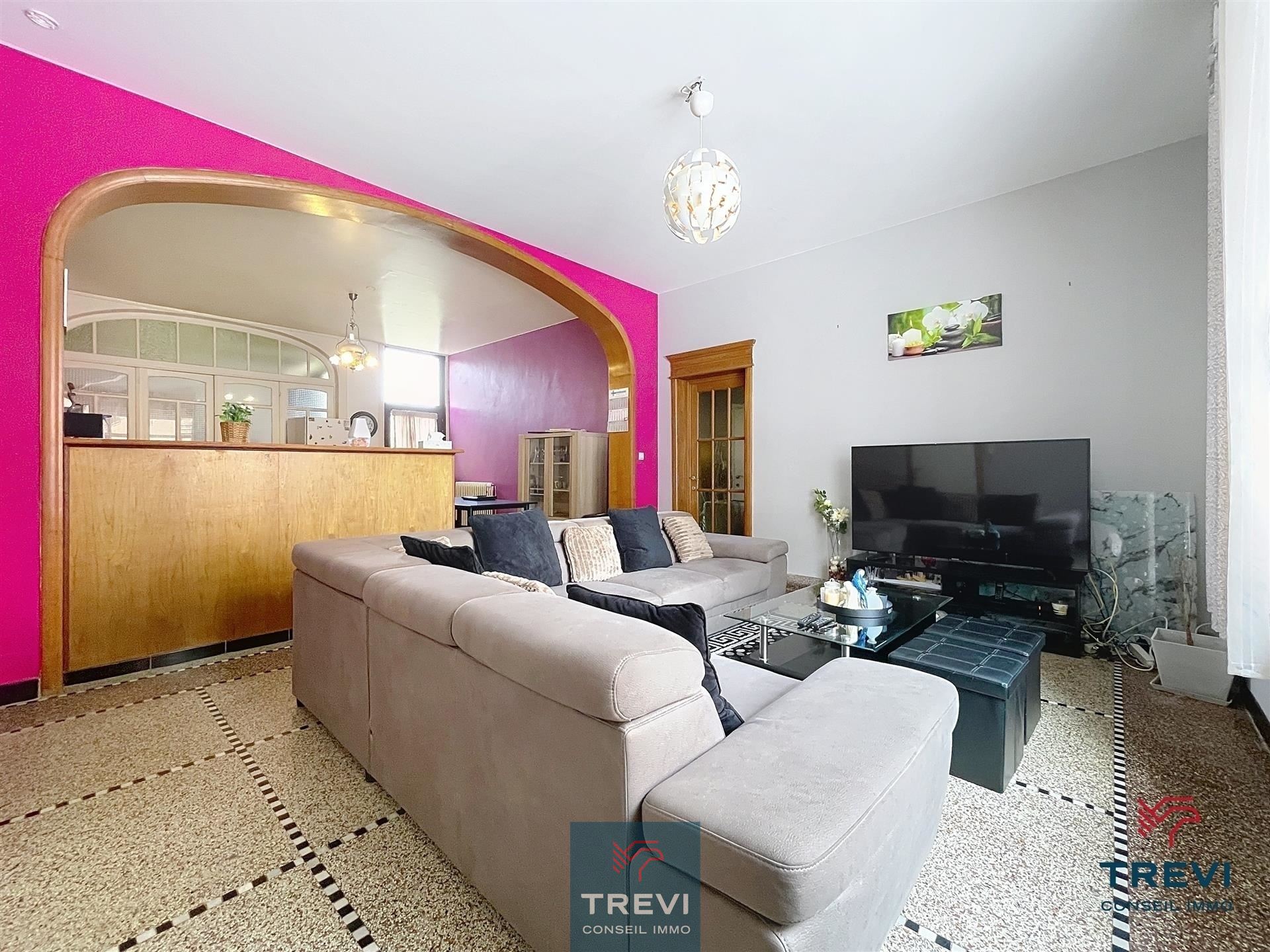 Bel appartement rénové 2ch offrant de beaux volumes - photo 3