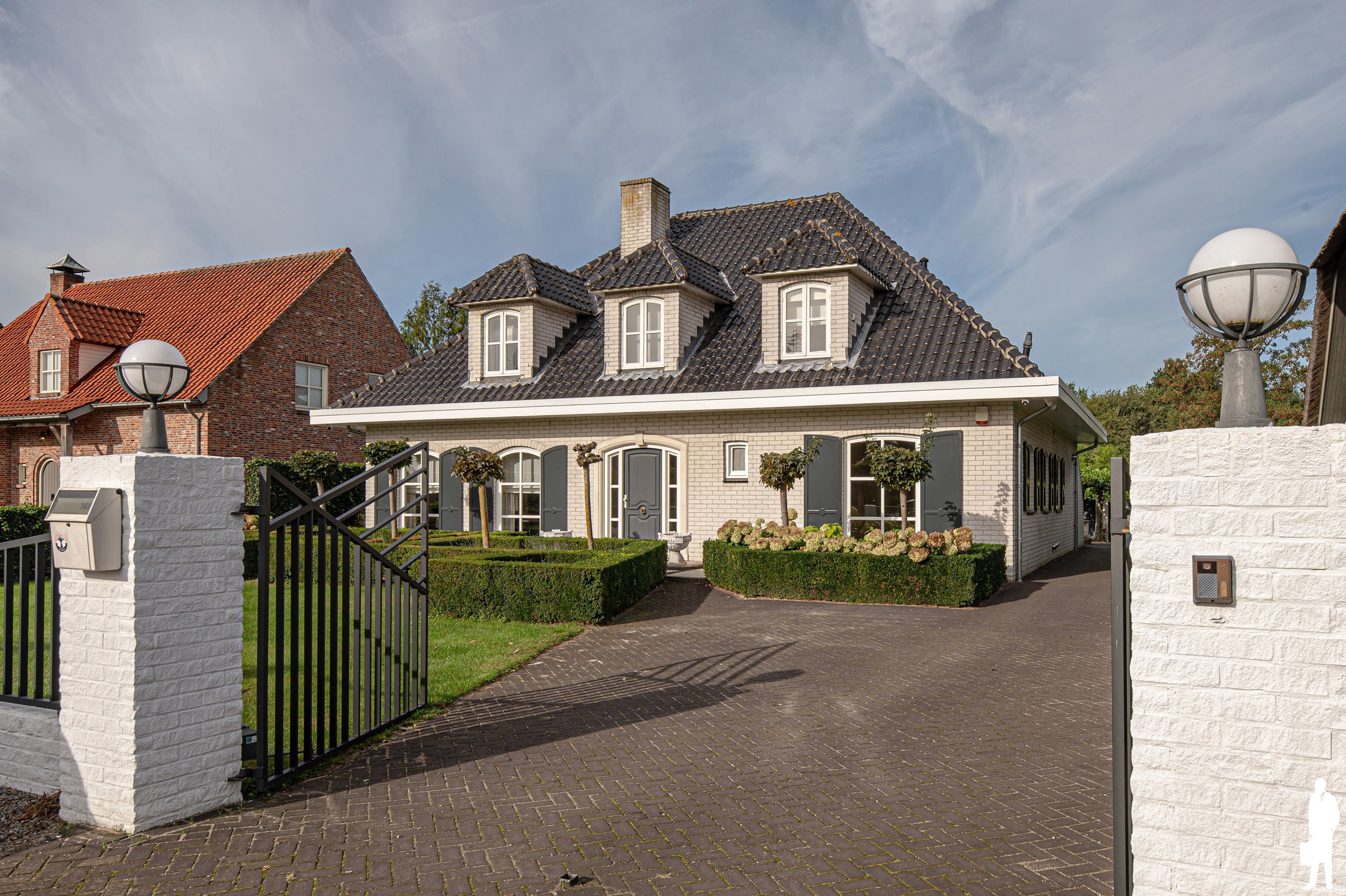 Ruime statige villa met 4 slaapkamers, 2 badkamers en dubbele garage in Wuustwezel - foto 1