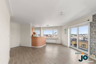 Dit charmante en lichtrijke hoekappartement is gelegen vlakbij het centrum van Oostende en combineert een uitstekende ligging met ruimte,...