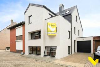 Deze unieke en ruime woning, gelegen nabij het centrum van Mol, omvat volgende extra troeven die het zeker de moeite waard maken om deze woning...