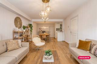 Goed onderhouden 2-slaapkamerappartement in de residentiële 'Orion' in de Marie-Josélaan is gelegen op wandelafstand van de Zeedijk, het strand en het centrum van Blankenberge. Dit appartement is een ideale aankoop voor zowel als vaste woonst, tweede verblijf of een slimme investering met verhuurpotentieel.De lichtrijke leefruimte is perfect in te richten met een aparte zit- en eethoek. Aansluitend vindt u de halfopen keuken die is voorzien van de nodige toestellen.Het appartement biedt twee volwaardige slaapkamers en een badkamer ingericht met een wastafel en een douche. Het gebouw is goed onderhouden met een nette inkomhal en een vernieuwde lift. Dit appartement wordt verkocht met een conform elektriciteitskeuring. Mogelijkheid tot aankoop garagebox gelegen op het gelijkvloers in het gebouw.Wens je meer informatie of een bezoek aan dit appartement te koop? Contacteer dan Céline Desmet op het nummer 0472 18 38 50 of per mail via celine.desmet@dewaele.comDeze AI-visualisaties zijn bedoeld als inspiratie. Er werd geen rekening gehouden met technische specificaties, stedenbouwkundige voorschriften of de concrete mogelijkheden tot realisatie.