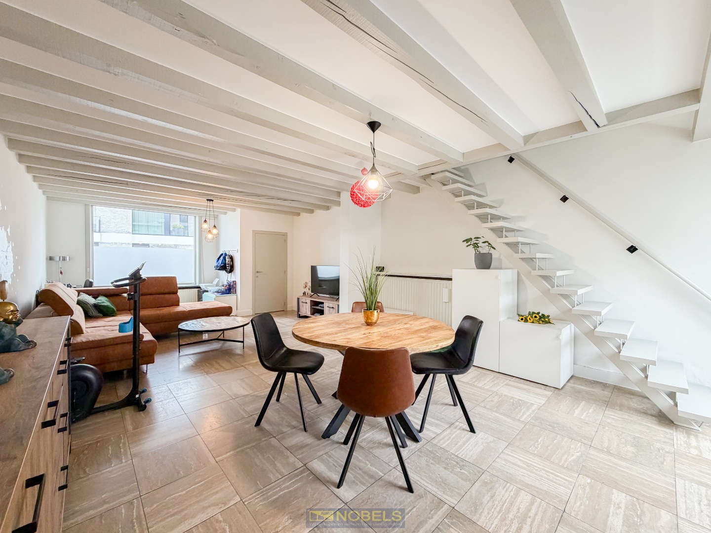 Te koop, Instapklare stadswoning met garage en zonnig terras te Waregem! - foto 2