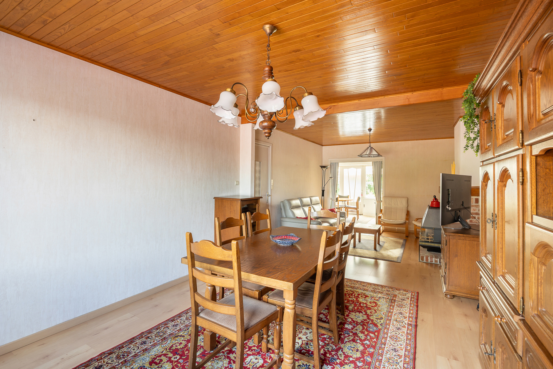 Te renoveren woning met charmante tuin in hartje Borsbeek! - foto 5