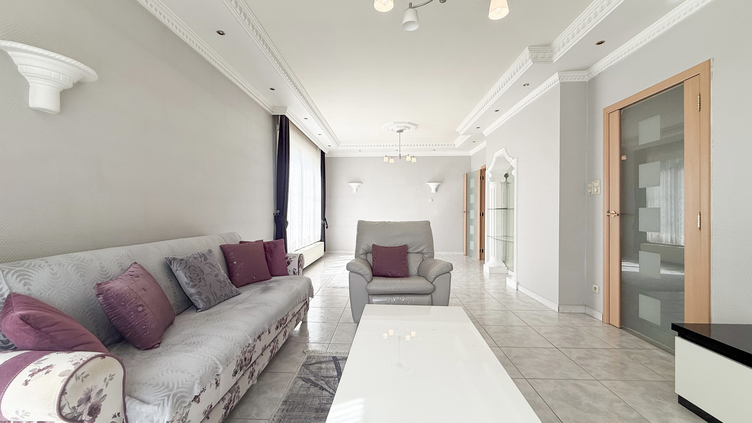 Ruime woning met 4 SLPK op een toplocatie! - foto 2
