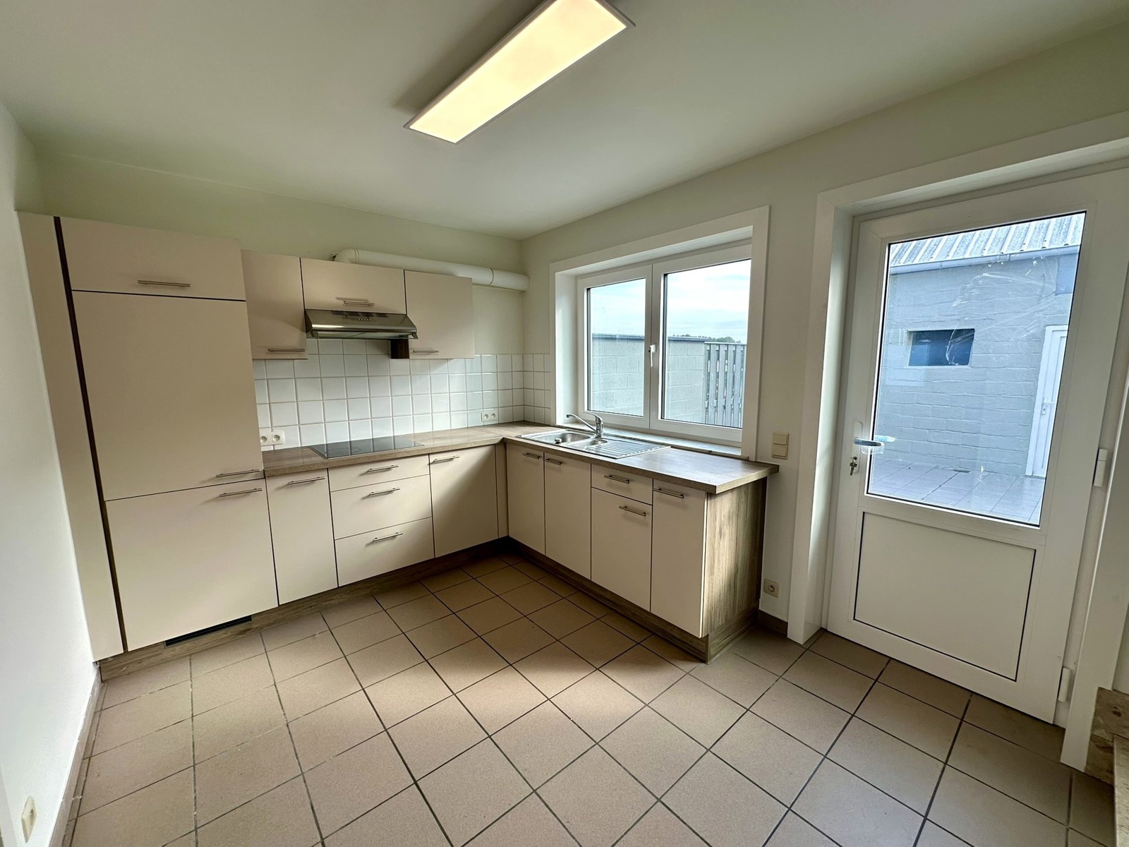 Rustig gelegen woning met 2 slaapkamers, terras en garage - foto 4