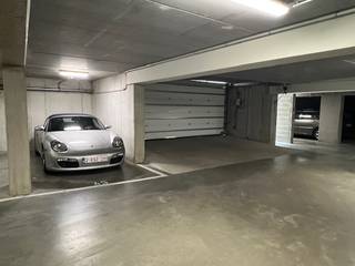 ONDERGRONDSE VRIJ RECENTE STAANPLAATS TE KOOPVlAKBIJ ANTWERPSE STEENWEG EN MERCATORSTRAATZIE FOTO S...