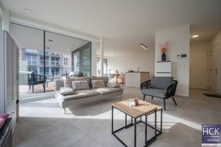 De liggingDit nieuwbouwappartement maakt deel uit van de gloednieuw gebouwde residentie 'Porta Klara', gebouwd op de hoek van de Tolpoortstraat en de...