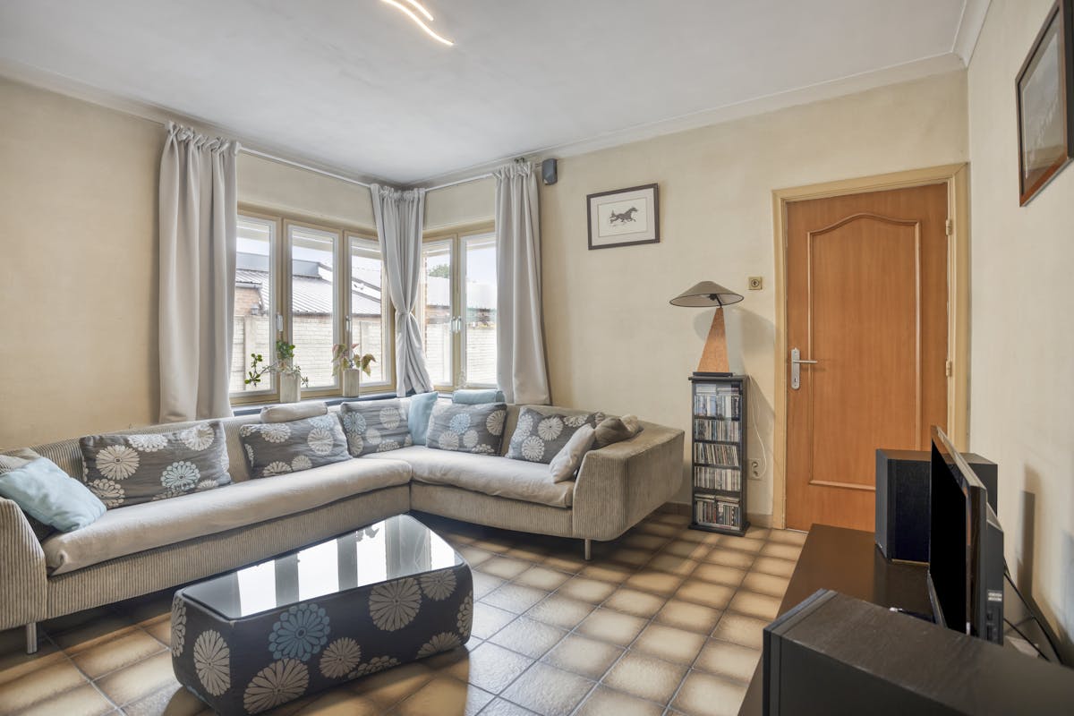 Maison spacieuse et bien entretenue à vendre sur une route de liaison à Dilsen - photo 2