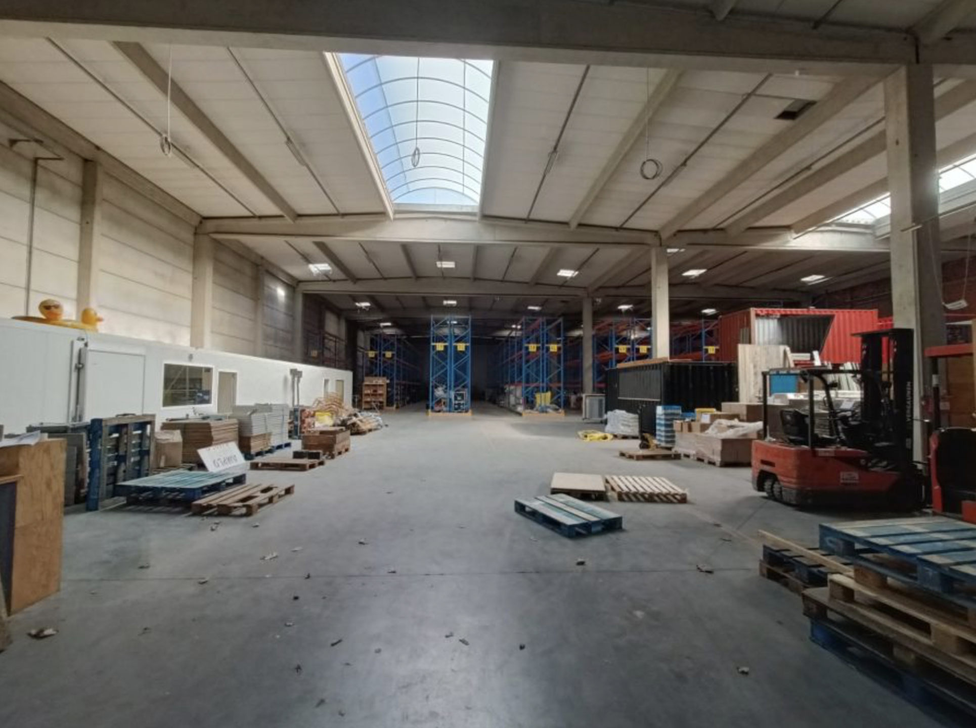 Magazijn met kantoorruimte te huur in Mechelen.  - foto 4