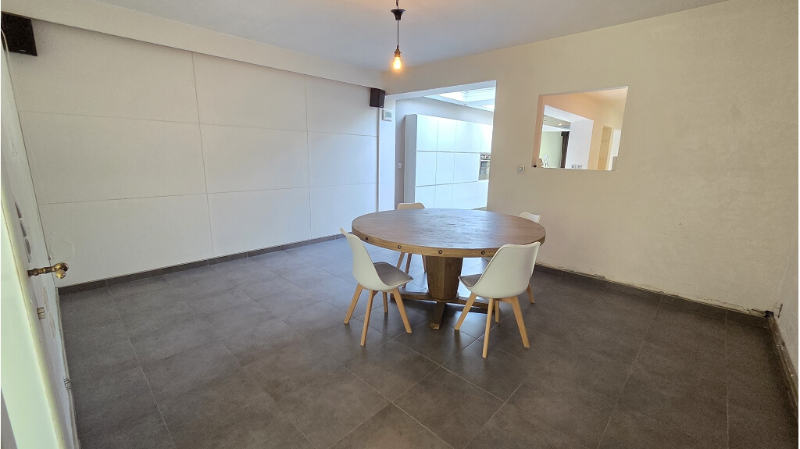 Instapklare 2-slaapkamerwoning met GARAGE, TUIN en ZWEMBAD te koop in Sint-Kruis Brugge - foto 5