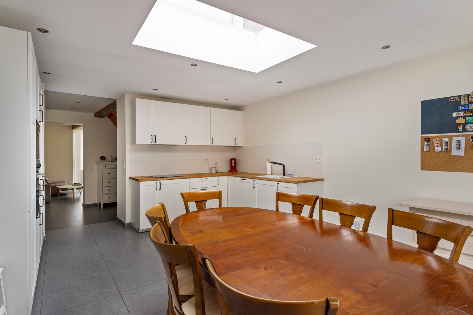 Luxueus gerenoveerde rijwoning met zuidgerichte tuin en terras - foto 2