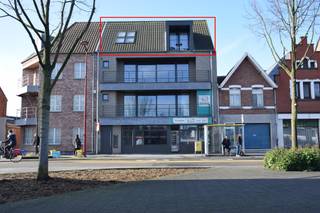Dakappartement met groot terras in RijkevorselDit dakappartement op de 3de verdieping is gelegen in het centrum van Rijkevorsel, met winkels, horeca...