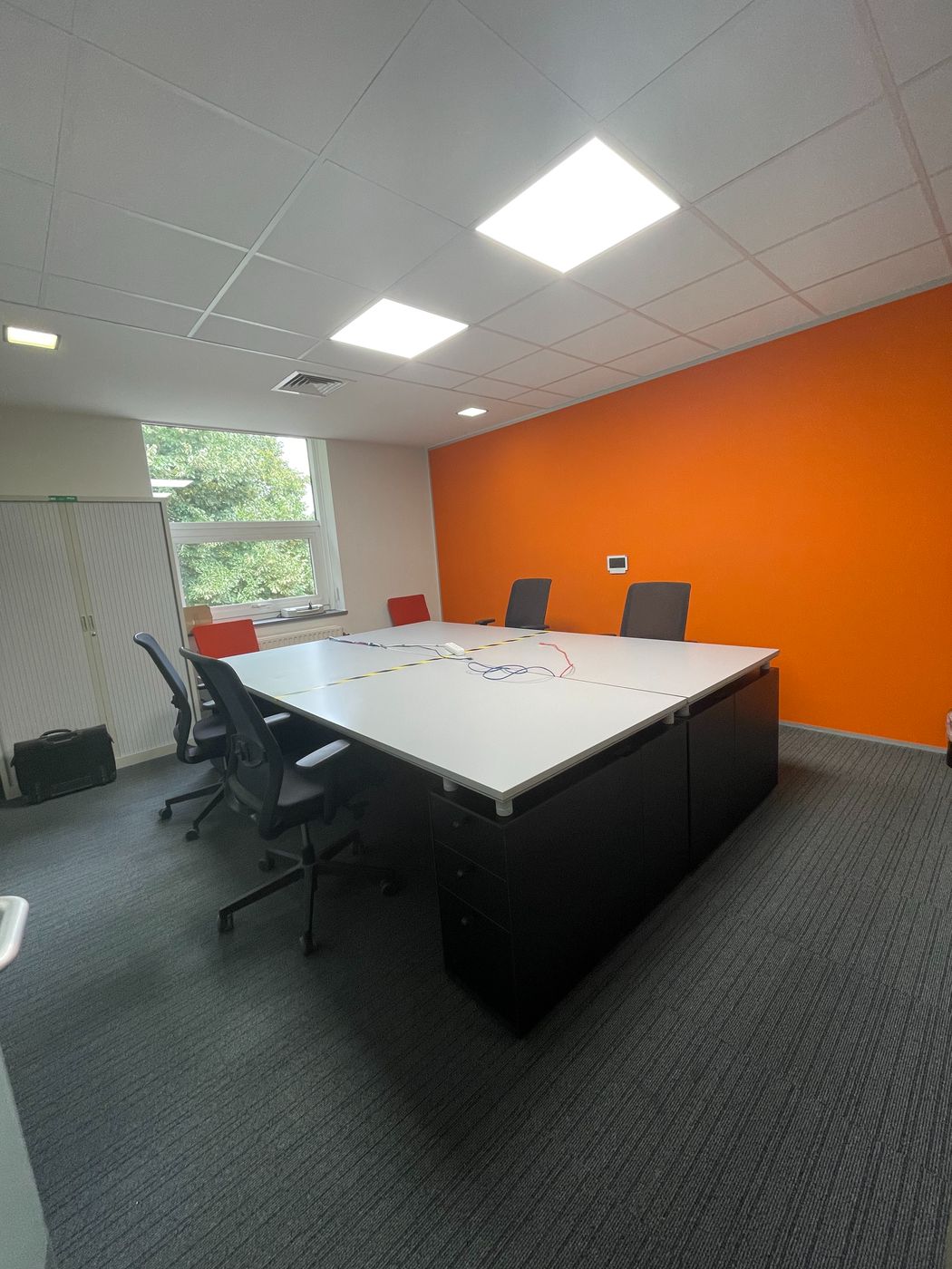 555 m² instapklare kantoorruimte nabij de R0 te Anderlecht - photo 4