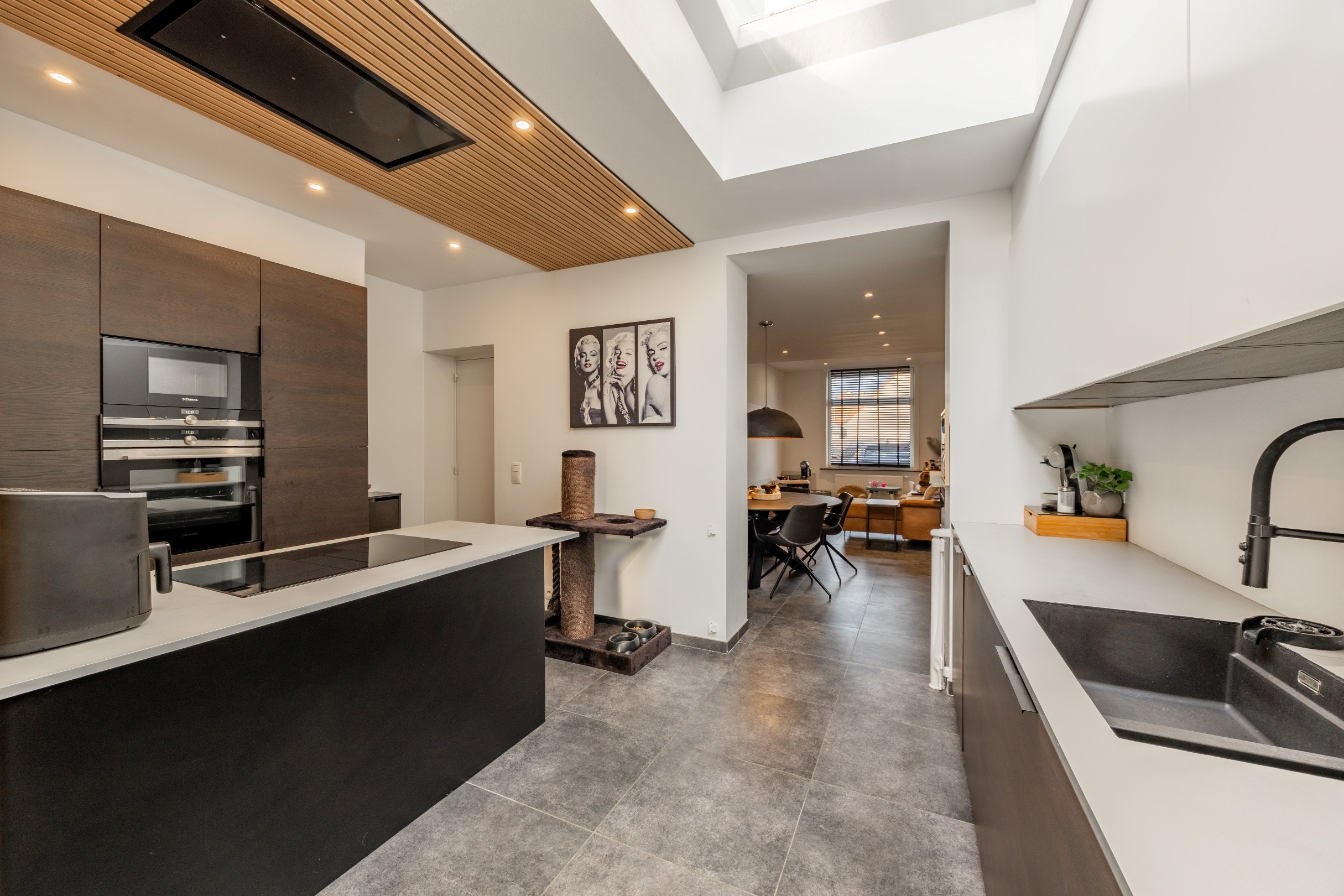 GERENOVEERDE RIJWONING MET TUIN - foto 1