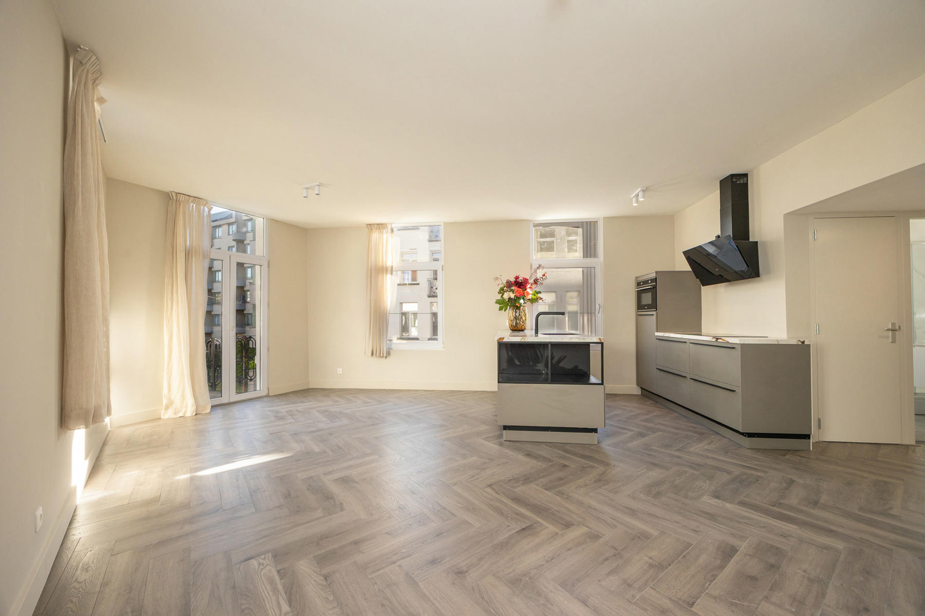 Gerenoveerd hoekappartement op toplocatie! - foto 2