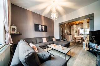 We Invest Waterloo presents a new house in need of refreshing, located in Braine-l'Alleud, within walking distance of the town centre.With a gross...
