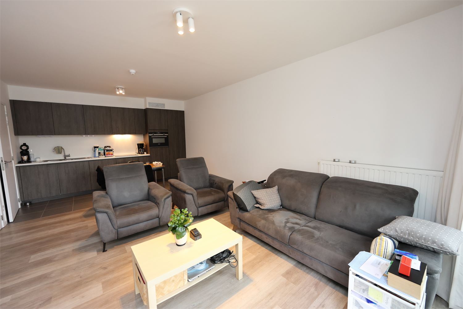 Recent service flat with side sea view in Mariakerke-Oostende! - photo 4