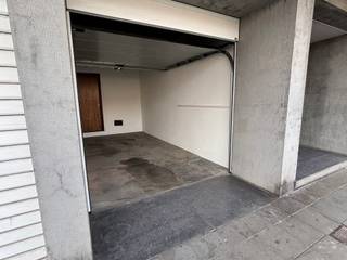 Situé sur Quai de Longdoz, ce garage constitue une excellente opportunité dans un quartier où les possibilités de stationnement sont limitées.Le...