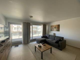 Welkom bij dit schitterende nieuwbouw appartement, gelegen op een toplocatie op slechts 100 meter van de zee en op 500 meter van het...