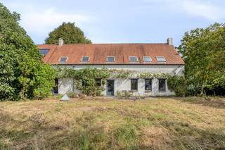 Ontdek deze uitzonderlijke woning, gelegen naast het historische Fort de Knocke en omgeven door een rijk verleden en een adembenemend...