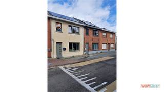 Een mooi gerenoveerde woning nabij het centrum van Sint-Antonius bestaande uit een ruime woonkamer met open, ingerichte keuken, 4...