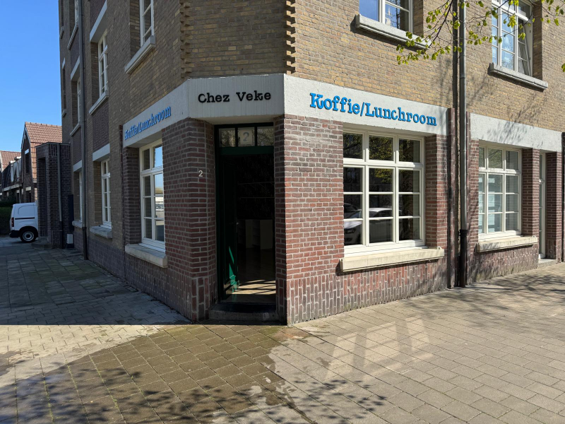 CENTRAAL GELEGEN WINKELPAND TE HUUR!! - foto 1