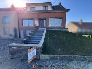 Landelijk gelegen woning op 722m² grond opp. en 228 woon opp. te Ledegem met 3 slaapkamers