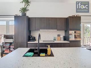 Uitstekend gelegen en super energiezuinig één slaapkamer (loft)-appartement met autostaanplaats. Het appartement bevindt zich op de eerste...