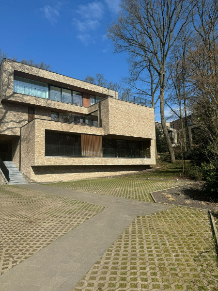 3 autostaanplaatsen te huur in Genk-Centrum - foto 3